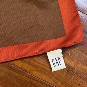 GAP solid brown with rust border square scarf‎